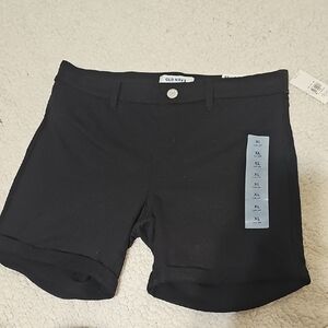 Old Navy Black Stretch Fold-Cuff Shorts - Classic Comfort/girls White Soft Top